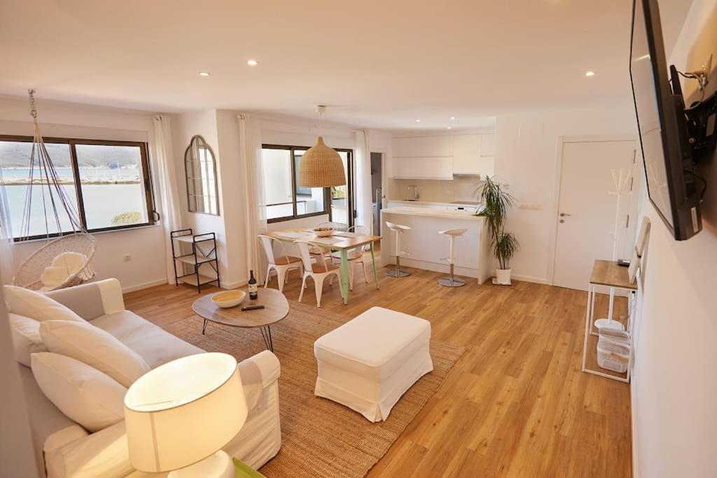 Apartment White *
